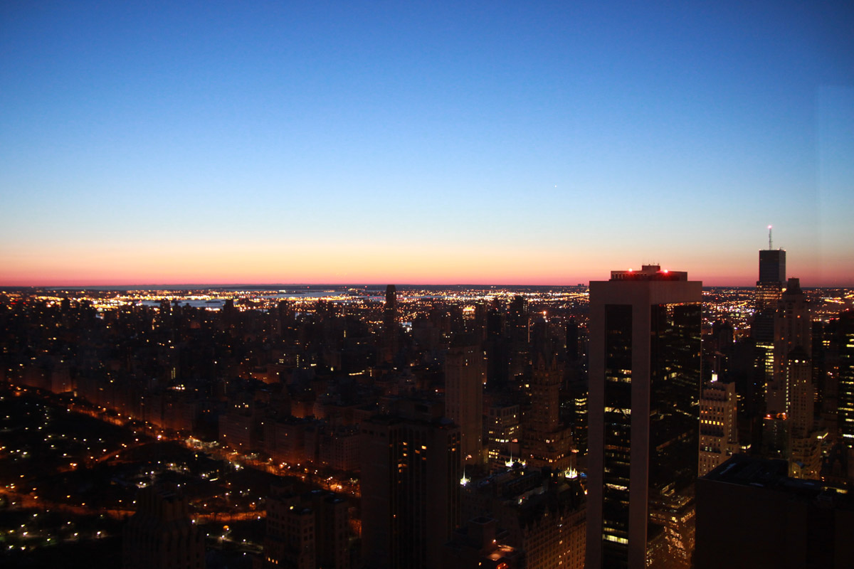 090412-morning dawn from cityspire.jpg